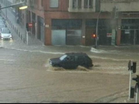 Un intenso aguacero provoca el caos en la provincia de Barcelona