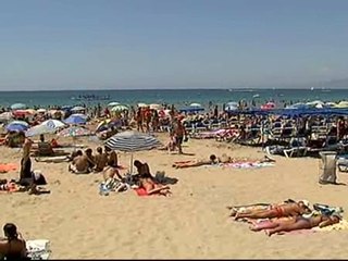 Download Video: Lleno absoluto en las playas españolas