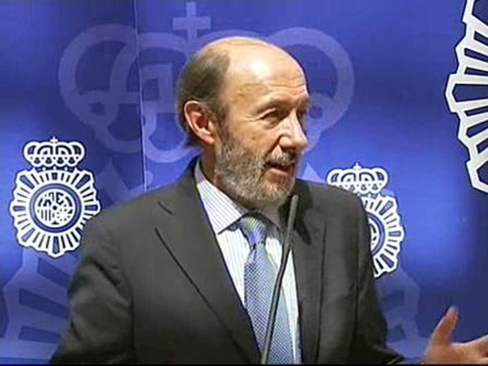 Rubalcaba:"Que cada uno levante lo que quiera"
