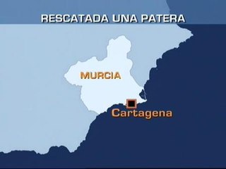 Un muerto al volcar una patera frente a las costas de Murcia