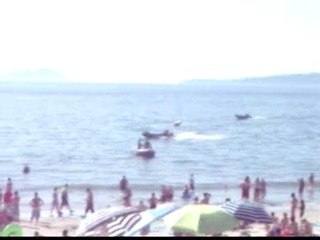 Militares de la OTAN irrumpen en una playa de Vigo