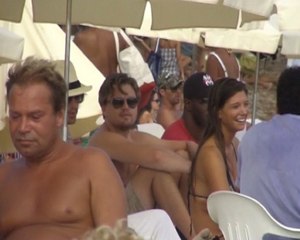 Download Video: DiCaprio disfruta de las playas de Ibiza