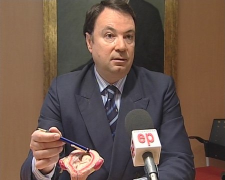 Aído, incompetente, según Médicos Católicos