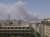 Atenas, rodeada por el humo de un incendio