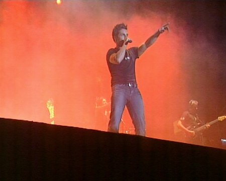 Bustamante comienza su gira en Villalba