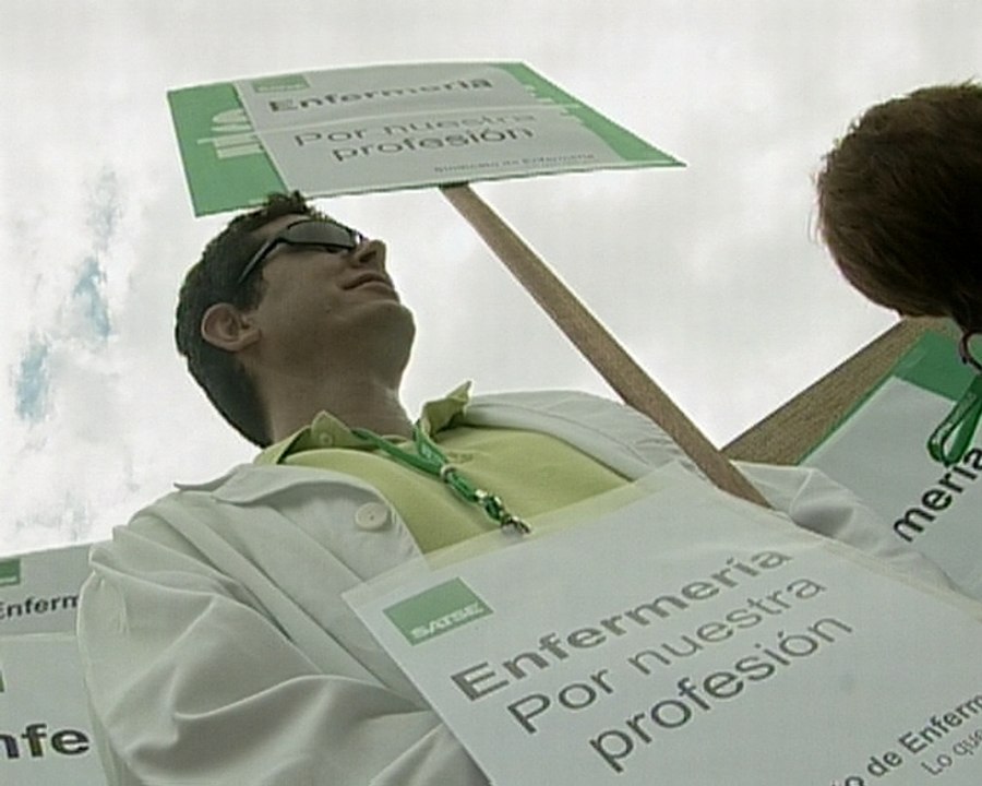 Los enfermeros defienden su profesionalidad