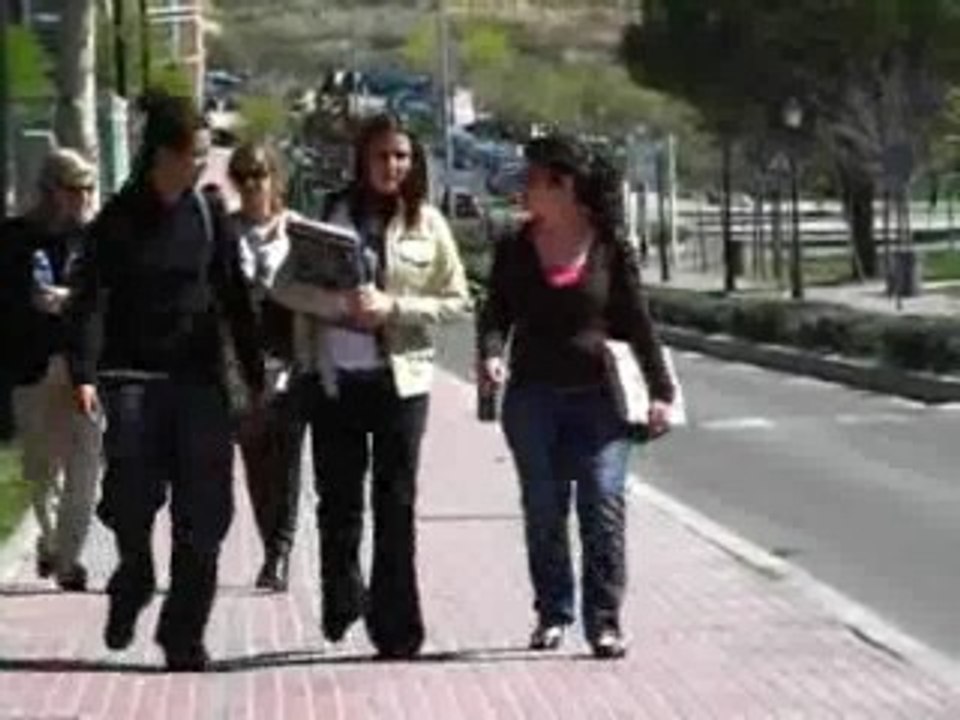 Los estudiantes buscan empleo en la Red