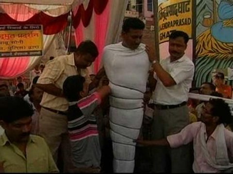 Nadar atado de pies y manos, ¿imposible?