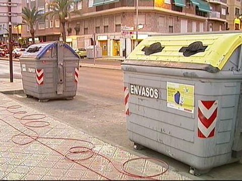 Hallan los restos de una mujer descuartizada en tres contenedores de Elche
