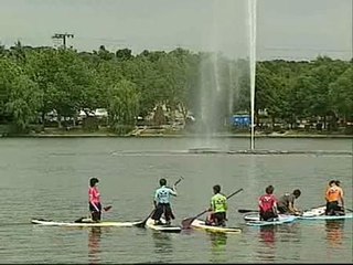 Madrid se convierte por un día en la capital del surf