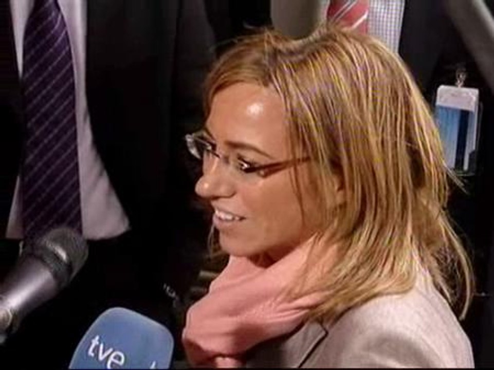 Carme Chacón "se congratula" de la decisión de la OTAN de retirar las tropas de Kosovo