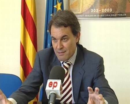 CiU invita al PSC a hacer un frente común contra el PSOE