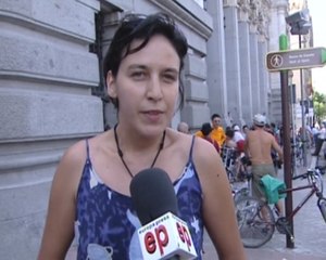 Desnudos por el respeto a los ciclistas