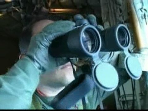 Hallan los primeros cadáveres de las víctimas del Airbus desaparecido