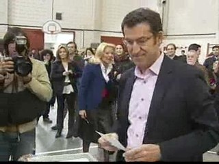 Feijóo vota en Santiago de Compostela