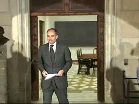 Camps desmiente cualquier implicación en el 'caso Gürtel' y manifiesta su indignación