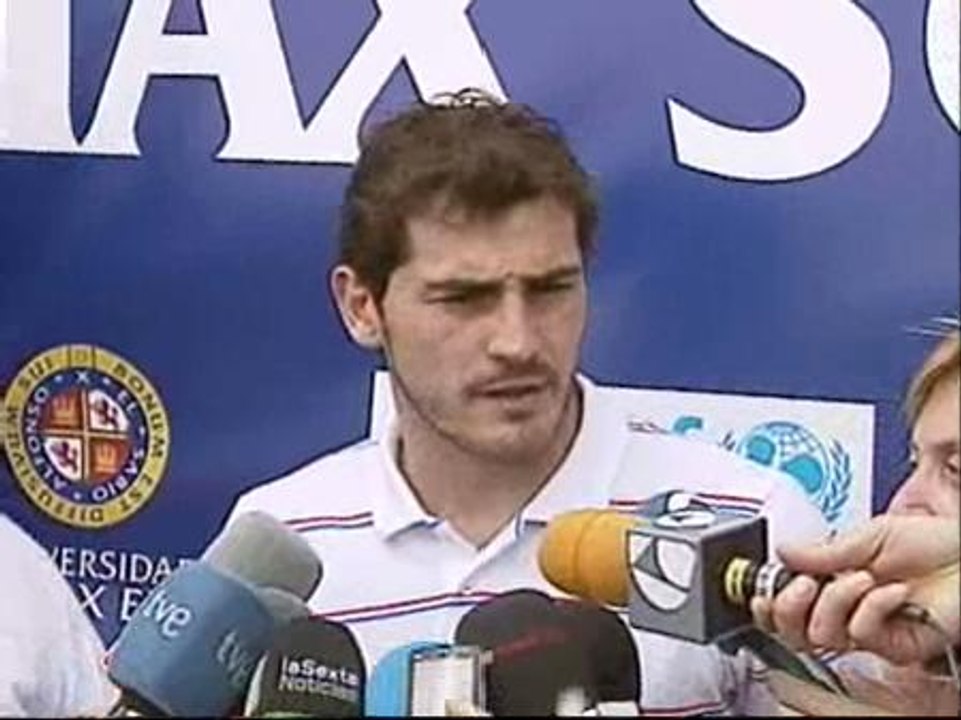 Casillas: "Villa, Mata y Silva podrían jugar en un equipo como el Madrid"