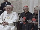 Benedicto XVI critica el uso 