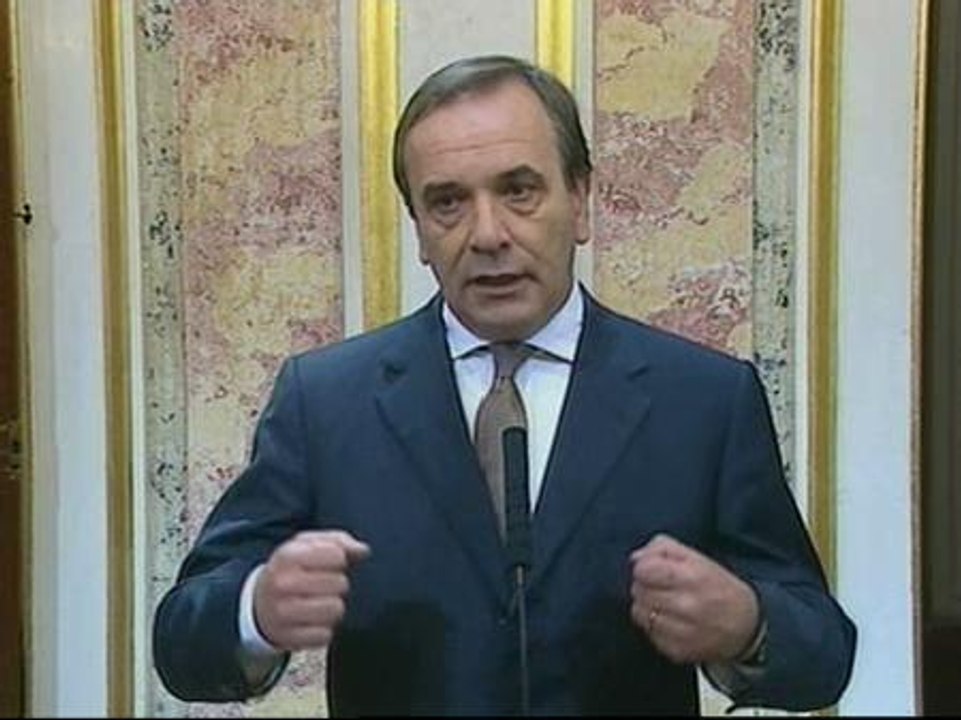 El PSOE acusa al PP de querer volver al "ladrillazo"