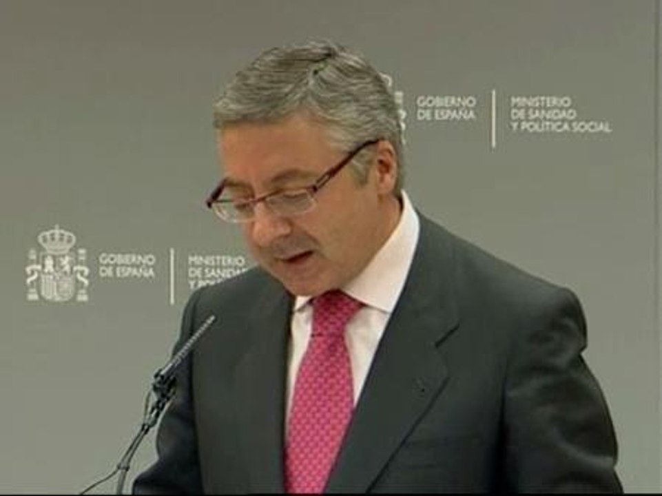 Los aeropuertos aislarán los vuelos sospechosos de gripe A