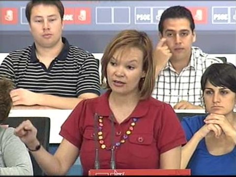 Pajín acusa al PP de defender con la voz alta en FAES el abaratamiento del despido