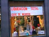 Los pequeños comercios no aguantan el temporal de la crisis