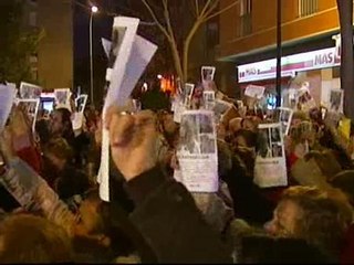 Multitudinaria concentración de los vecinos de Marta