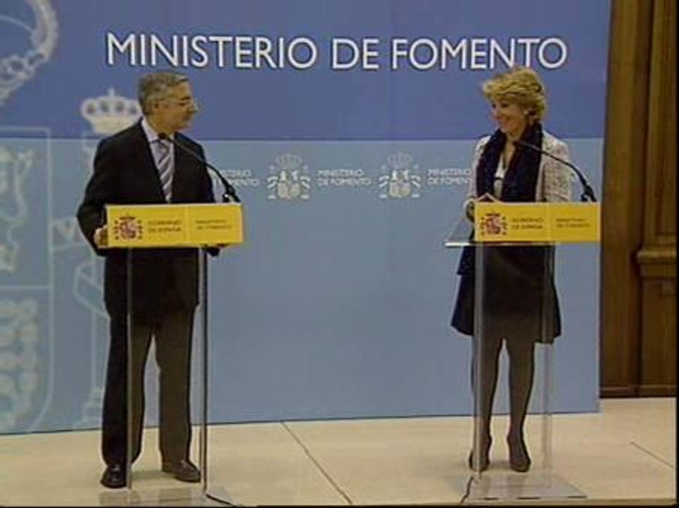 Risas y bromas entre Aguirre y Blanco