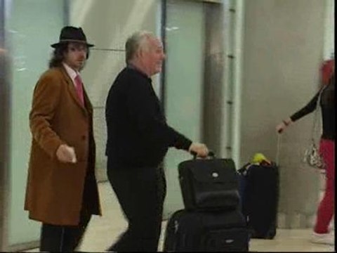 Pepe el del Popular llega a Barajas muy tranquilo y afirma que es inocente