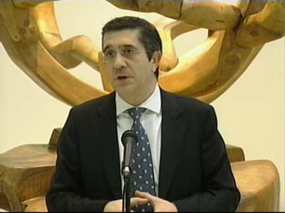 Patxi López dice que el PP puede ser un aliado "preferencial" de su futuro gobierno