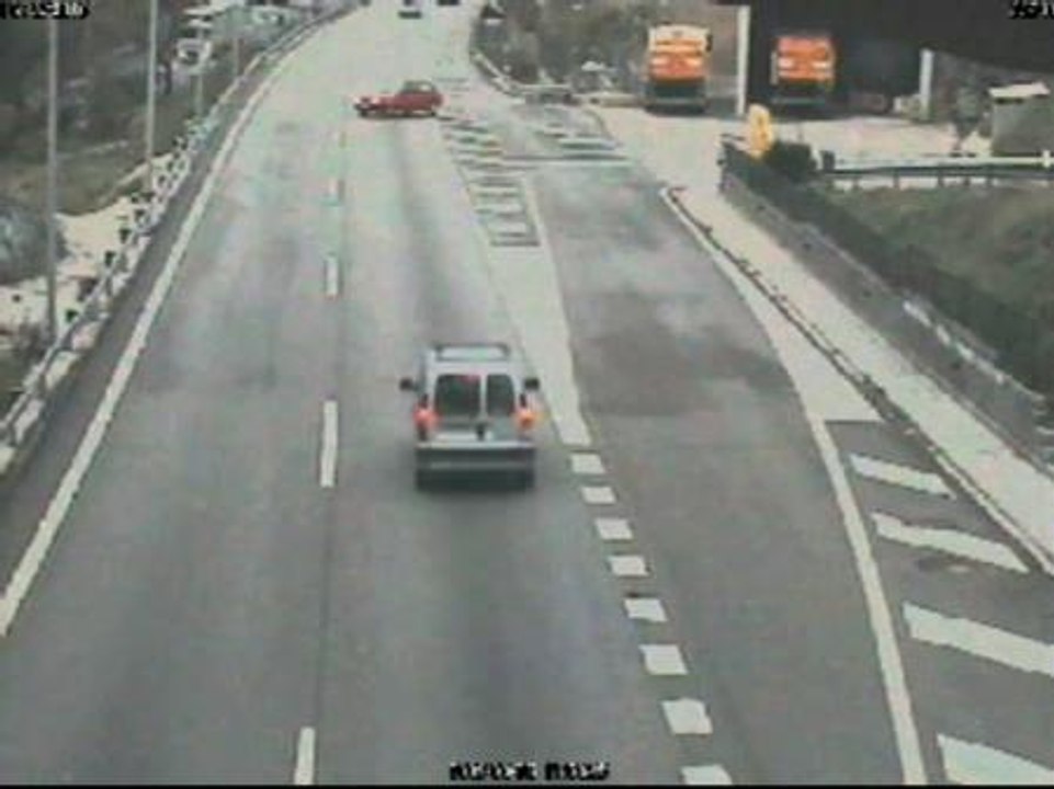 Condenado a ocho meses cárcel y dos años sin carné por circular cuatro kilómetros en dirección contraria en la A-2