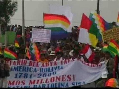 Cientos de indígenas recuerdan a Tupac Katari