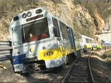 Quince heridos al descarrilar un tren en Parres, Asturias