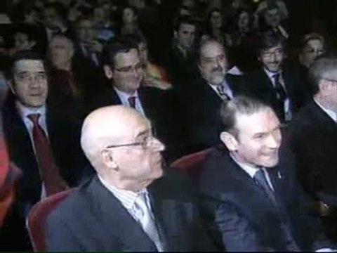 Los candidatos vascos aparcan la campaña