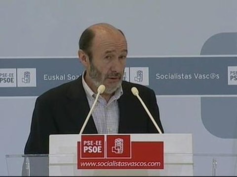 Rubalcaba a Batasuna: Sólo tiene dos opciones: urnas o pistolas