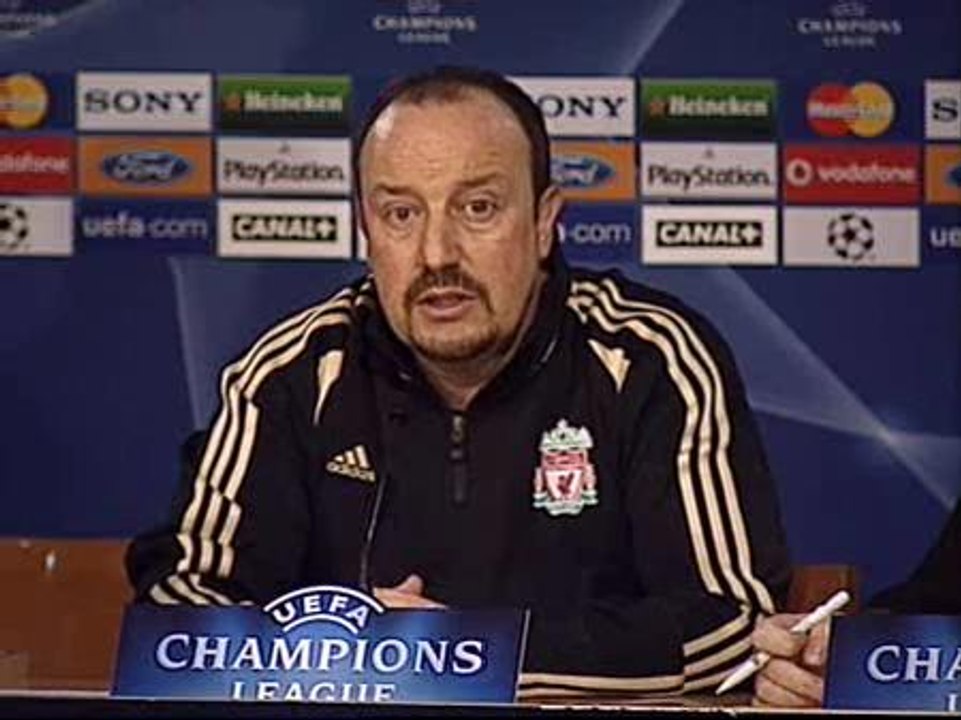 Benítez: "No está a tope, pero decidiremos si juega después del entrenamiento"