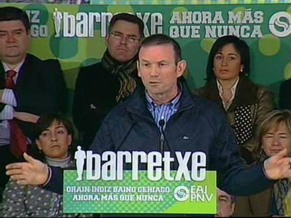 Ibarretxe afirma que contra el terrorismo hay que "hablar menos y hacer más"
