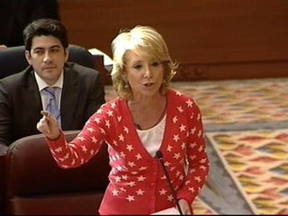 Aguirre acusa de "corrupta" a la oposición socialista