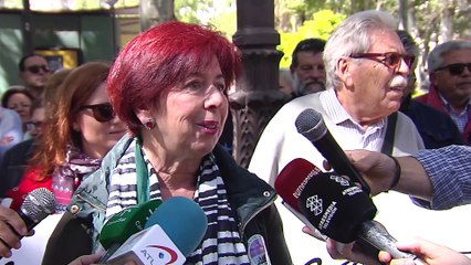 Concentración en respaldo al bombero investigado tras participar en misión humanitaria