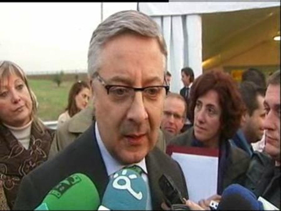 Blanco: "Rajoy es un ni-ni; ni trabaja, ni colabora, ni ayuda"