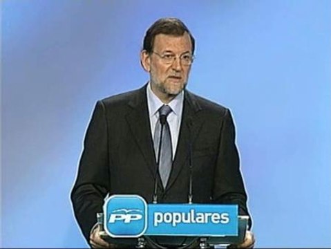 Rajoy ofrece su apoyo a Zapatero para que 2011 no sea otro año perdido en promesas incumplidas