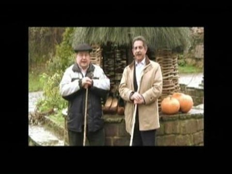 Revilla felicita la Navidad a través de su videoblog cantando un villancico montañés en Carmona