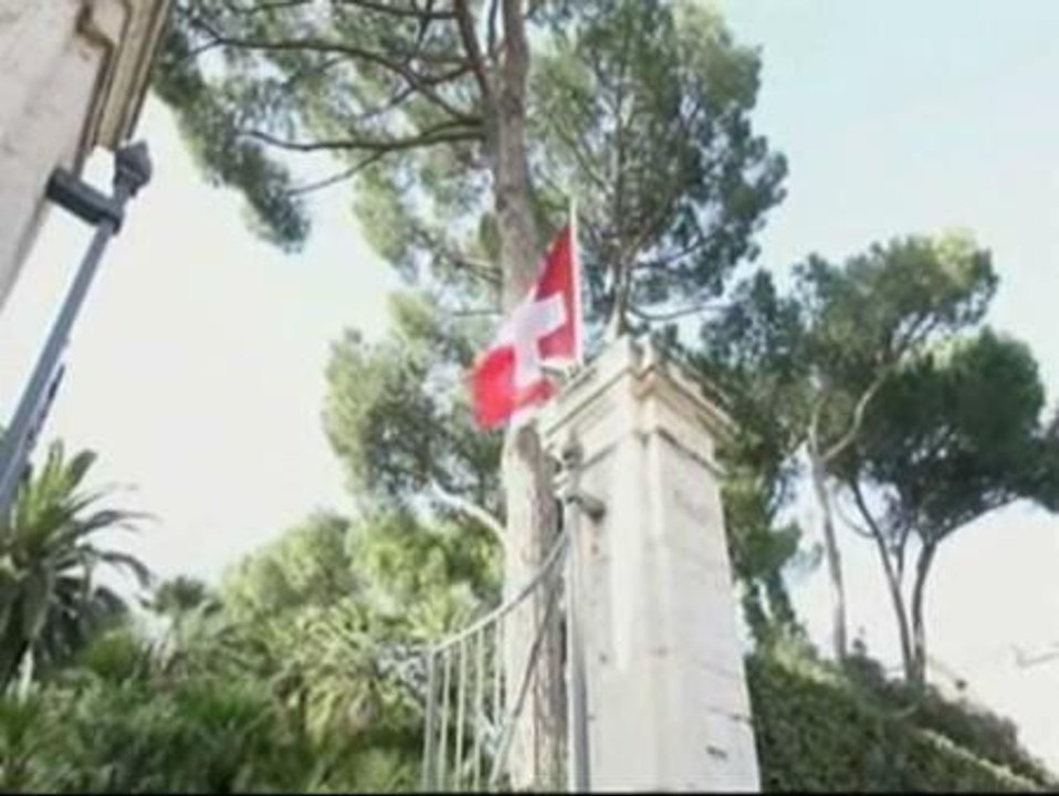 Estallan dos paquetes bomba en las embajadas suiza y chilena de Roma