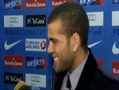 Alves: Mourinho es un cachondo, nos lo tomamos siempre a broma