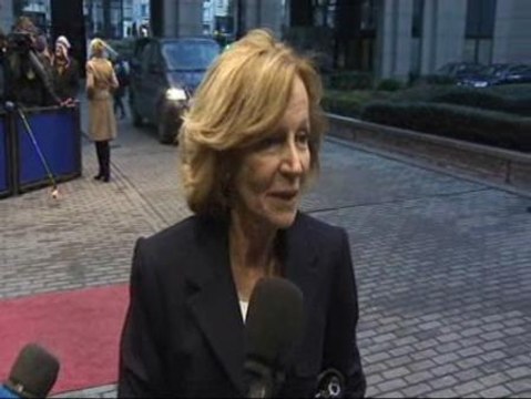 Salgado ve lejana la emisión de eurobonos