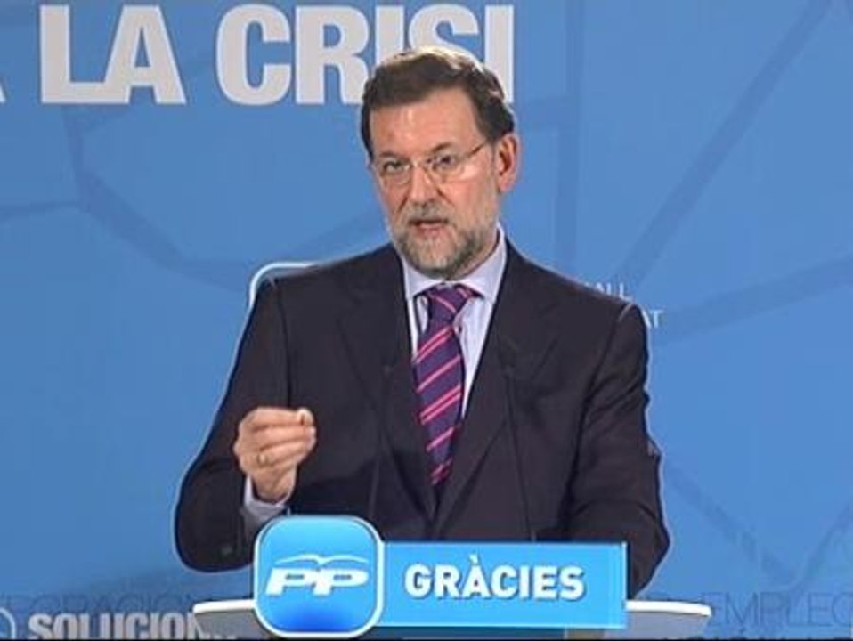 Rajoy insta a Zapatero a explicar bien su ausen...