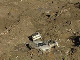 Un alud sepulta ocho vehículos en Carmona