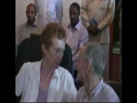 Liberados los británicos secuestrados durante 388 días por piratas somalíes