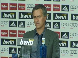 Mourinho: "¿Los pitos? La afición es la que me paga y yo tengo que callar y aceptar"