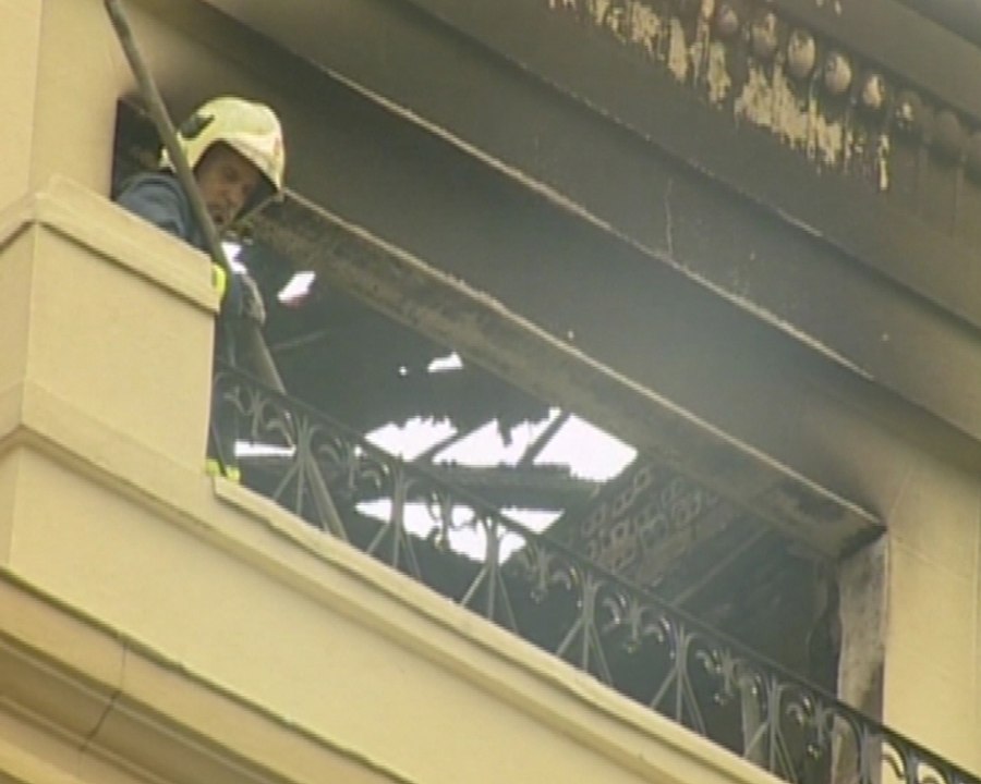 Vecinos desalojados por incendio en inmueble